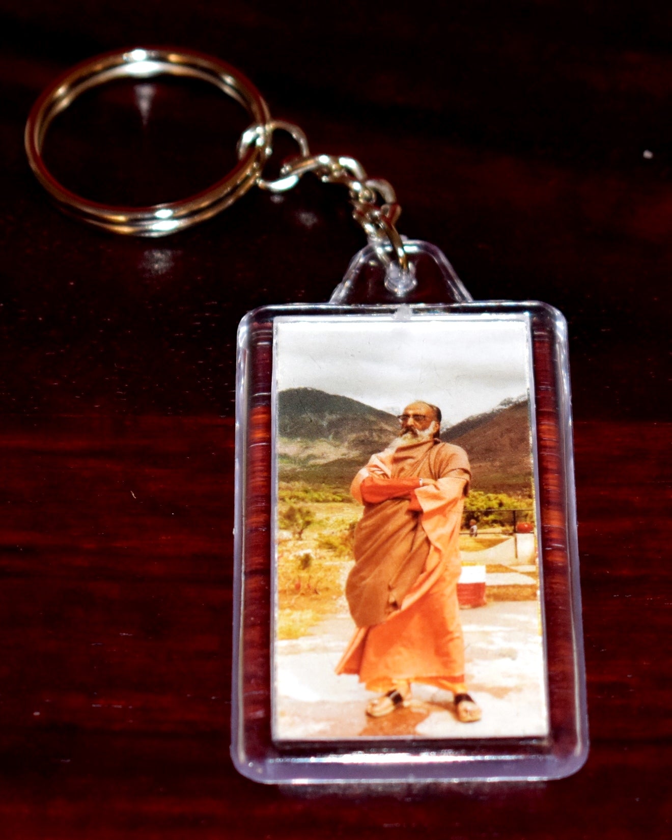 Keychain: Acrylic with Picture - Gurudev in Colour
