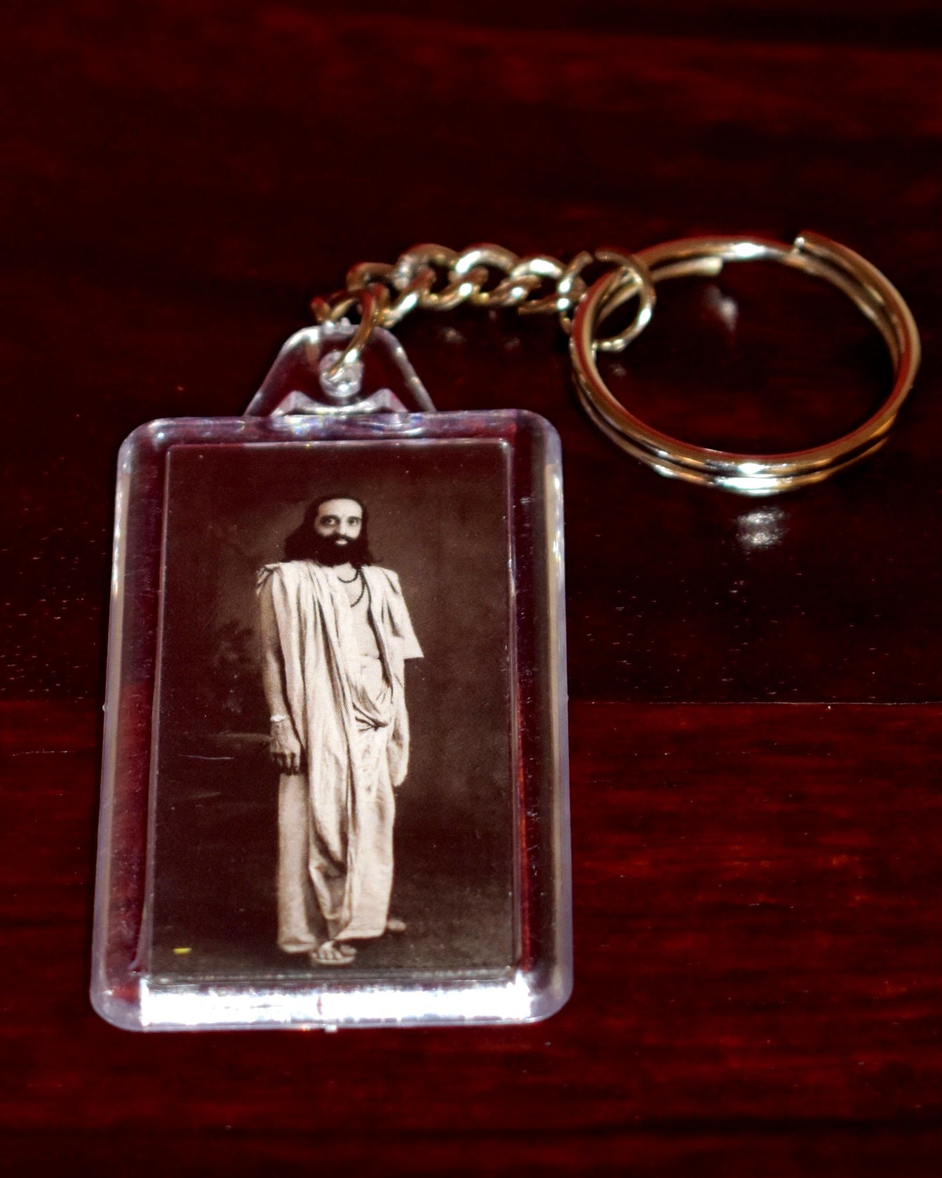 Keychain: Acrylic with Picture - Gurudev in B/W