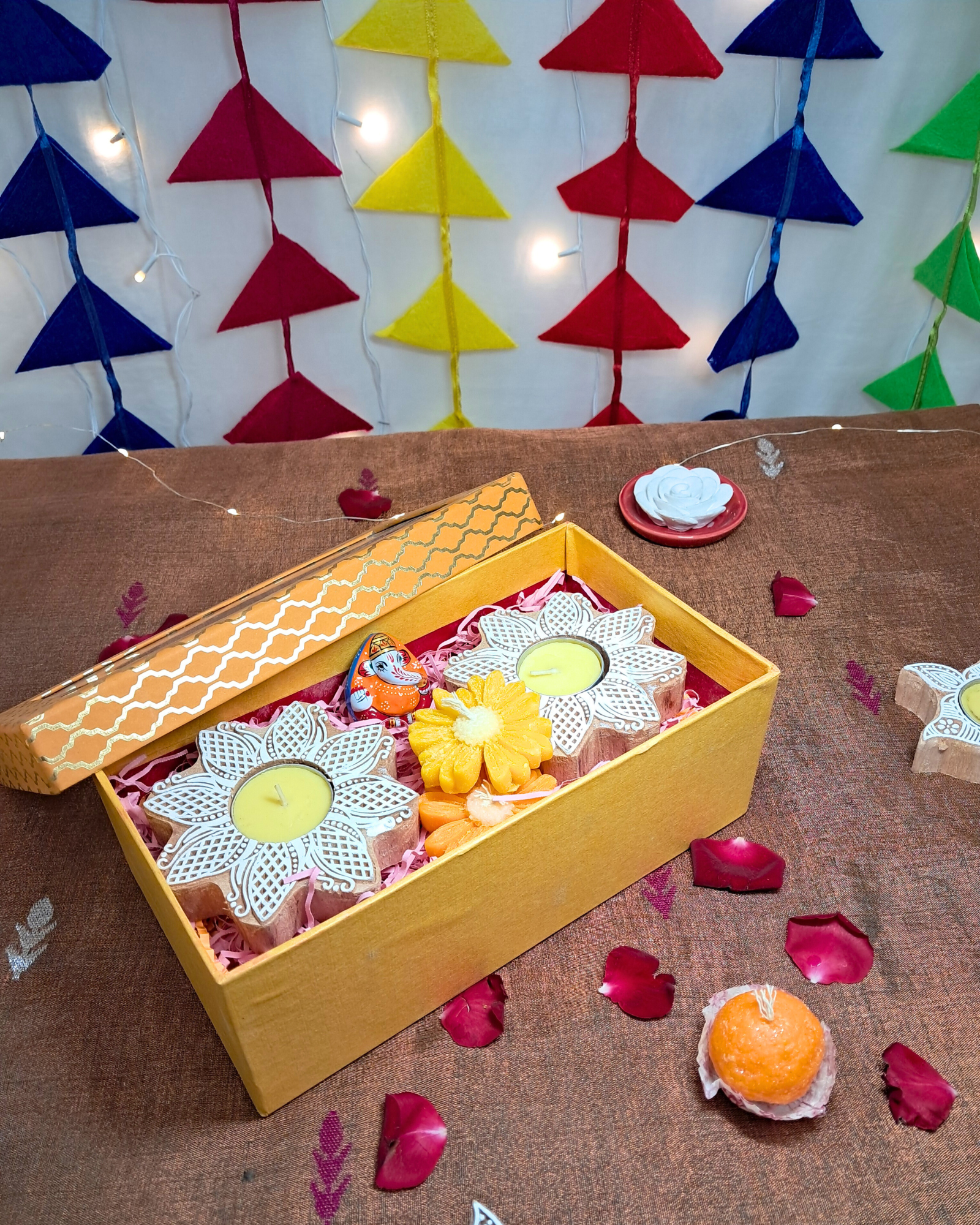 Arpanam Gift Box – Enamelled Ganesha with Tealights & Candles