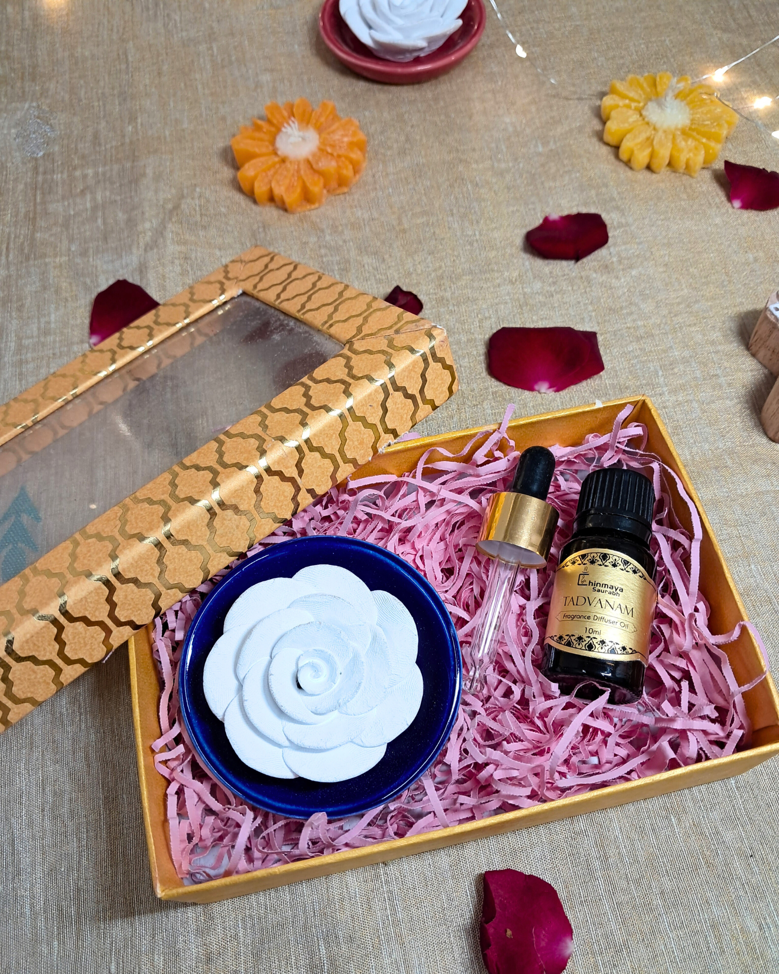 Chinmaya Saurabh Gift Set - Ceramic Flower Diffuser with Essential Oil